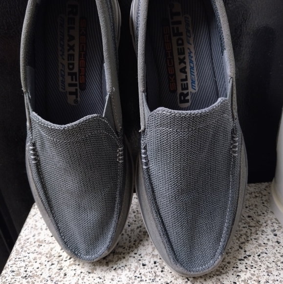 Shoes - Picture 2 of 7